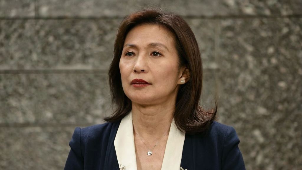 娱乐圈网红事件引发热议,低调女星的真实生活与网络红人的双重较量